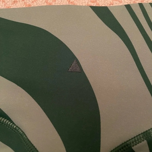 Balance Athletica Vitality X Cosmopolitan pant in botanical green - Picture 5 of 6